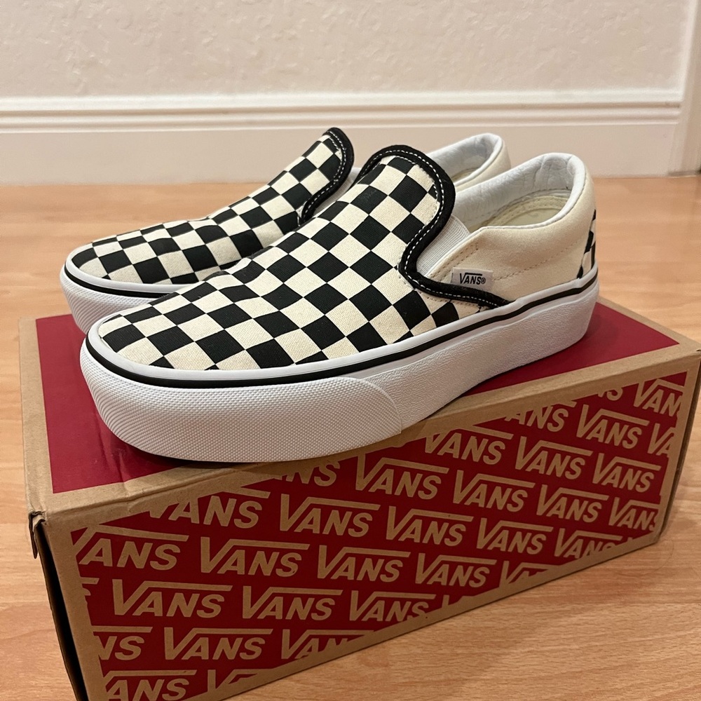 Platform Vans Checkerboard Slip-On Shoes - Size US Women 7/US Men 5.5/EUR 37